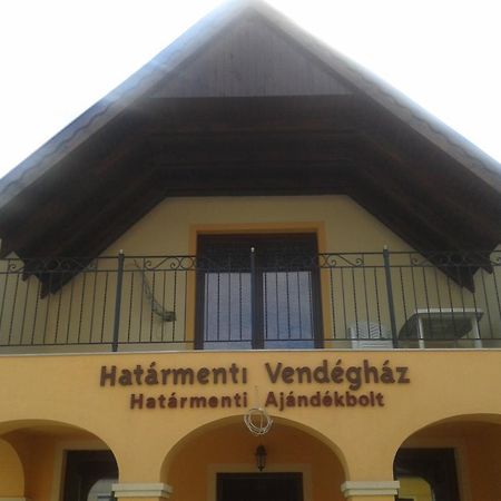 Határmenti Vendégház Zsira Esterno foto