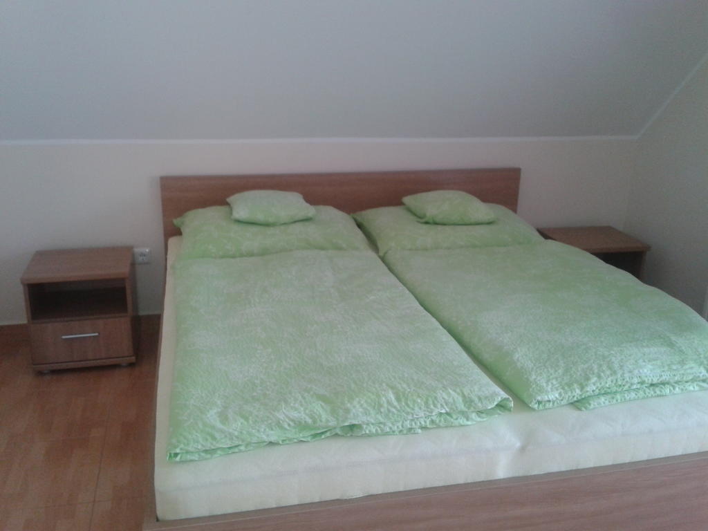 Határmenti Vendégház Zsira Camera foto